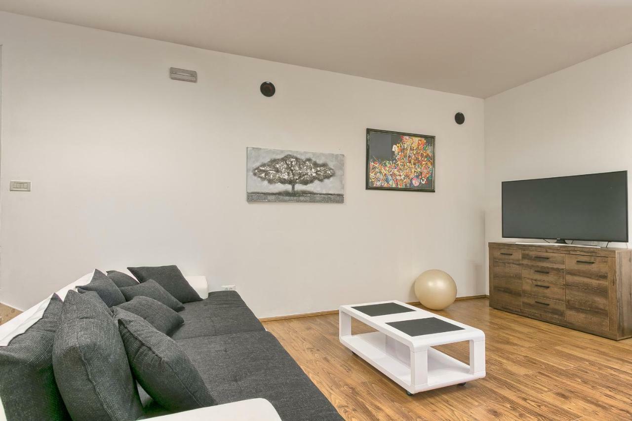 Wellness Apartman Kaiser Πούλα Εξωτερικό φωτογραφία
