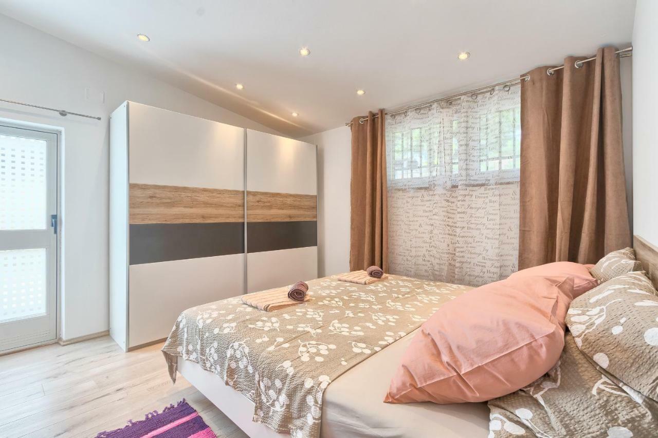 Wellness Apartman Kaiser Πούλα Εξωτερικό φωτογραφία